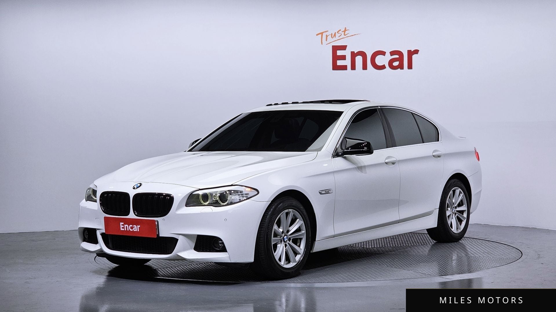 BMW 5 Series (F10) 2010 — фото 1 из 12
