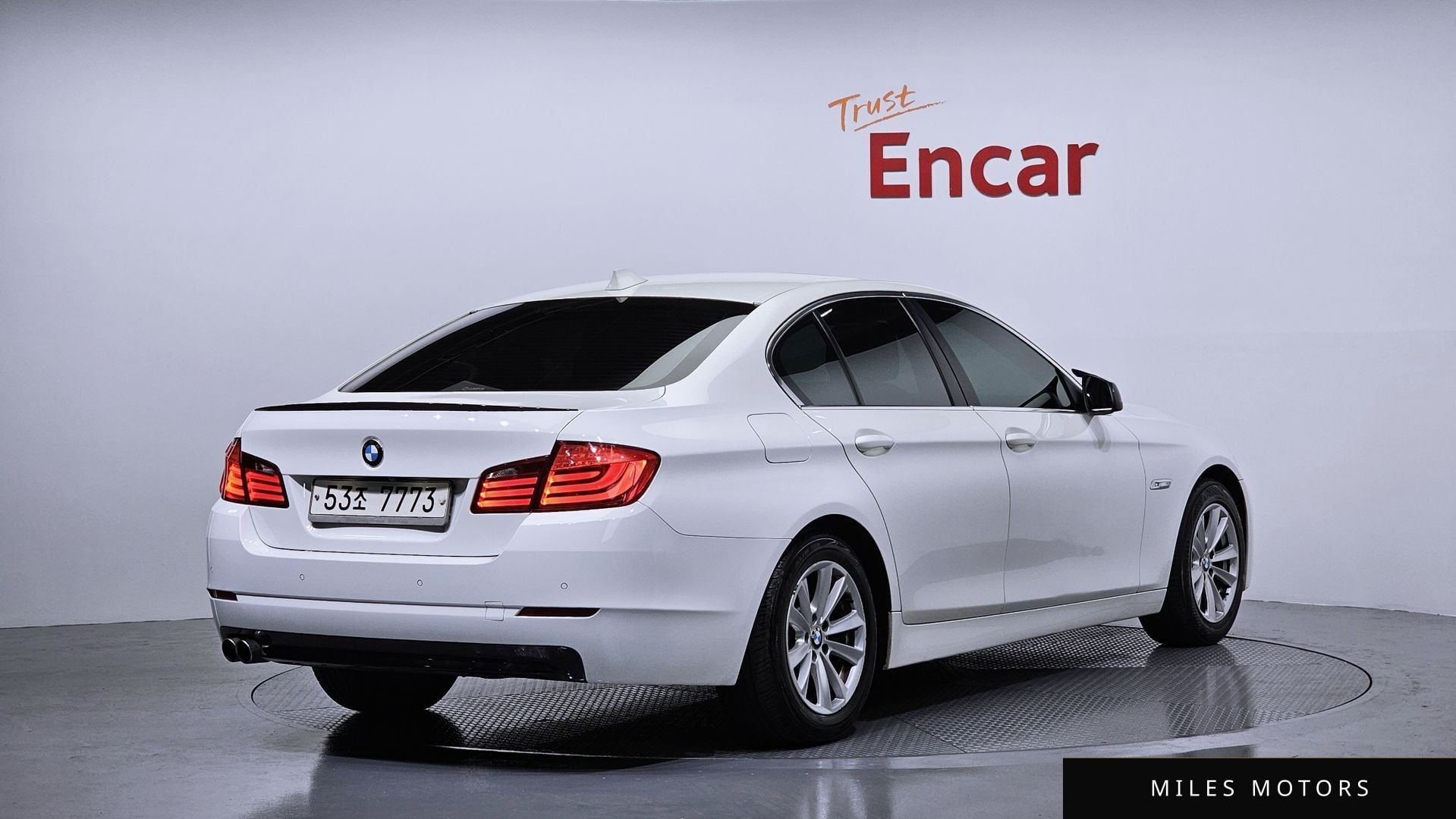 BMW 5 Series (F10) 2010 — миниатюра 2
