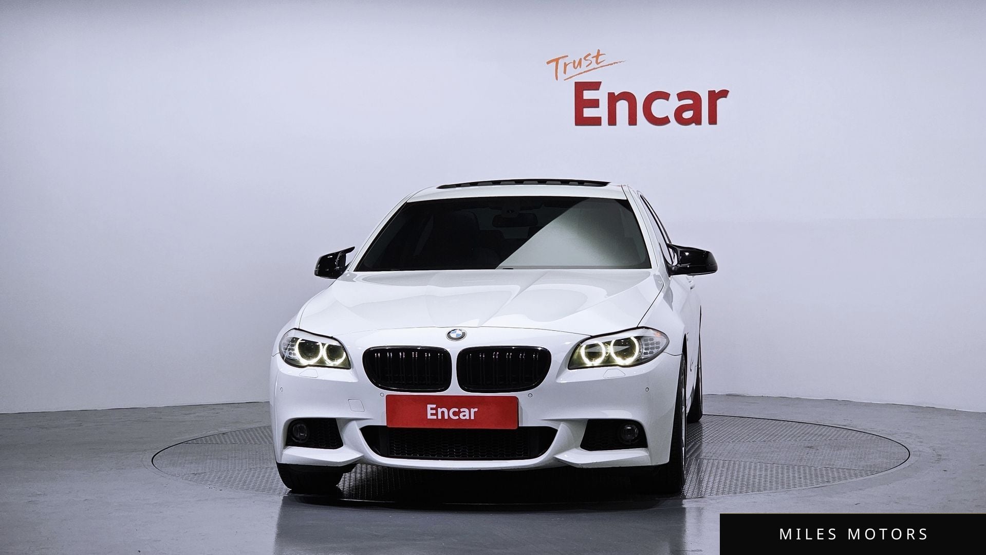 BMW 5 Series (F10) 2010 — миниатюра 3