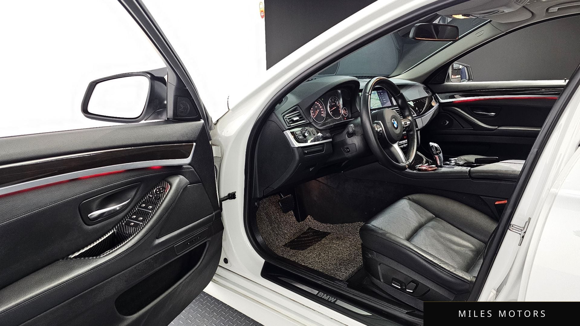 BMW 5 Series (F10) 2010 — миниатюра 11