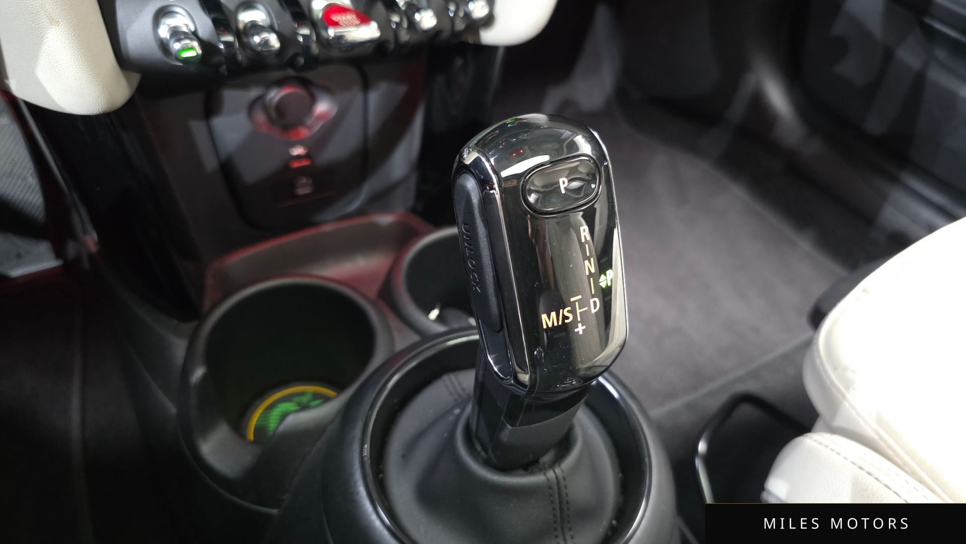 MINI 쿠퍼 S 2023 — миниатюра 8