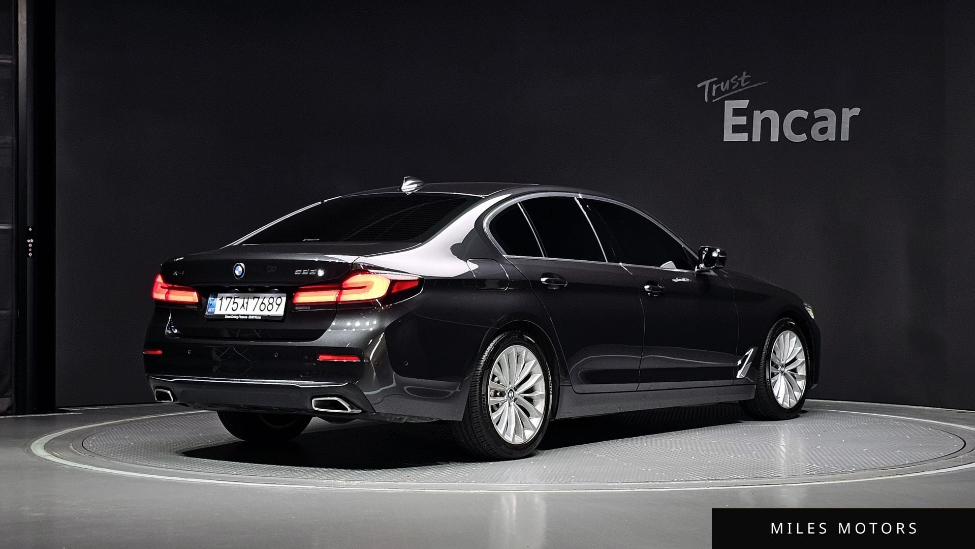 BMW 5 Series (G30) 2021 — миниатюра 2