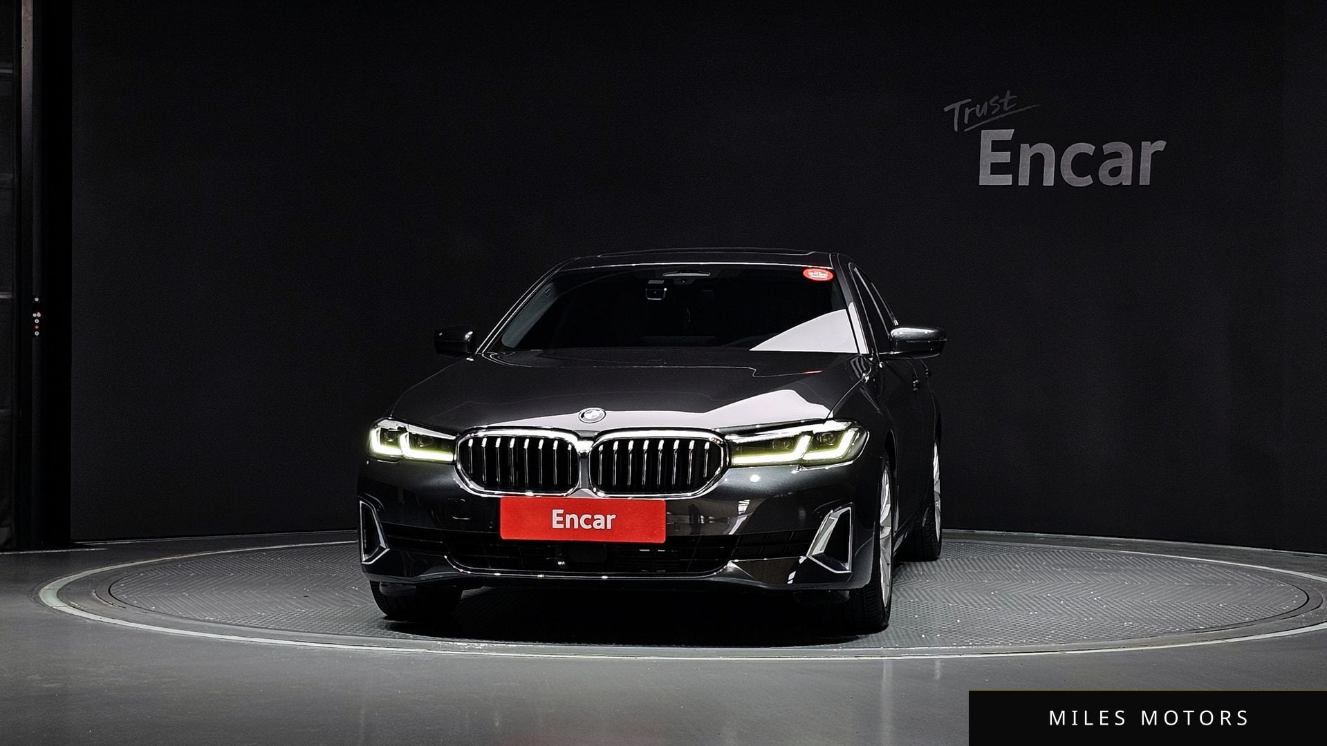 BMW 5 Series (G30) 2021 — миниатюра 3