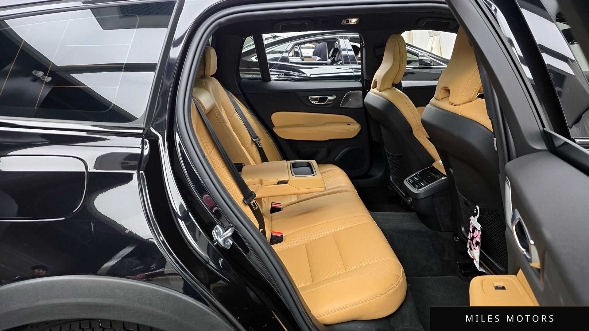 Volvo V60 2021 — миниатюра 12