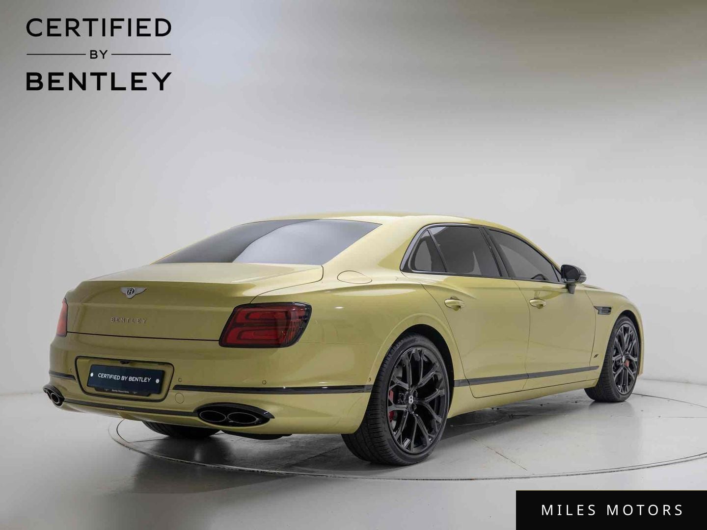 Bentley Flying Spur 2024 — миниатюра 2