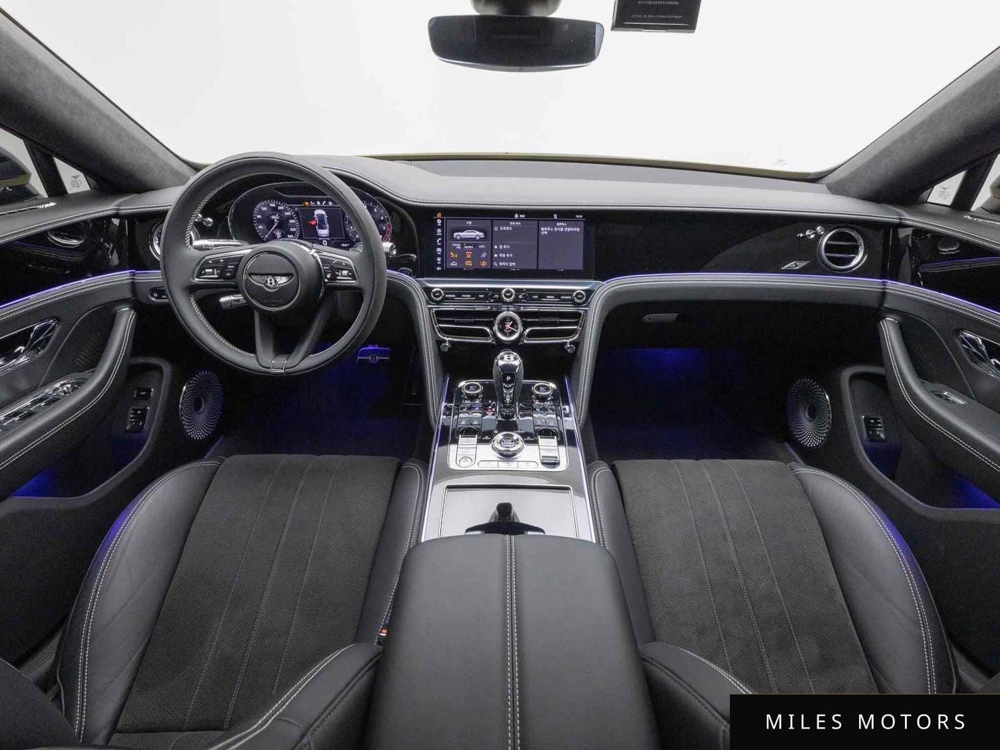 Bentley Flying Spur 2024 — миниатюра 7