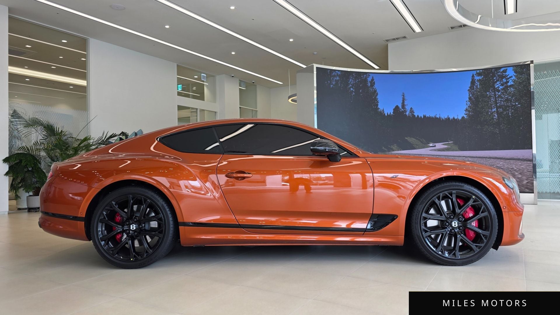 Bentley Continental GT 2024 — миниатюра 4