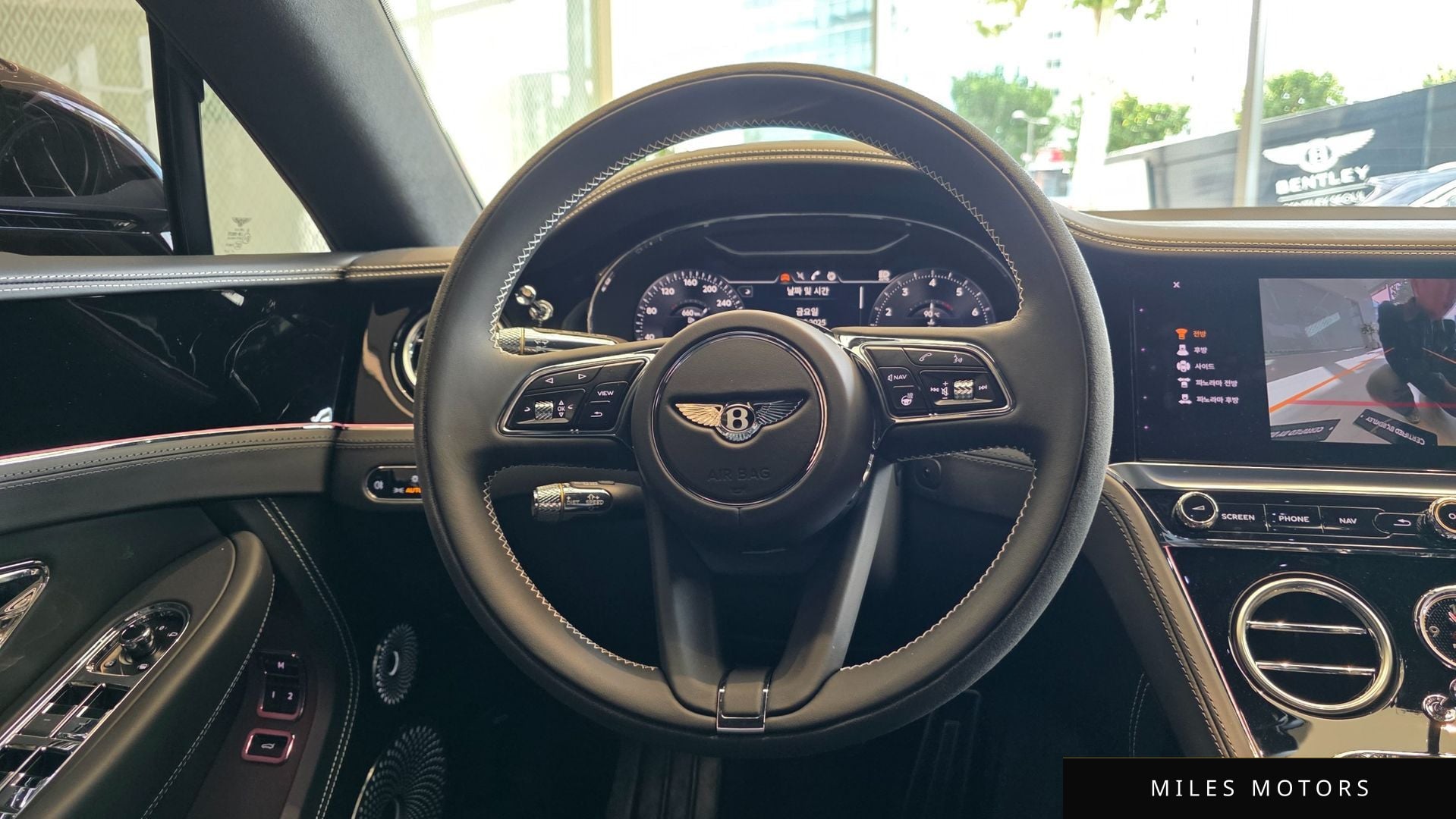 Bentley Continental GT 2024 — миниатюра 11