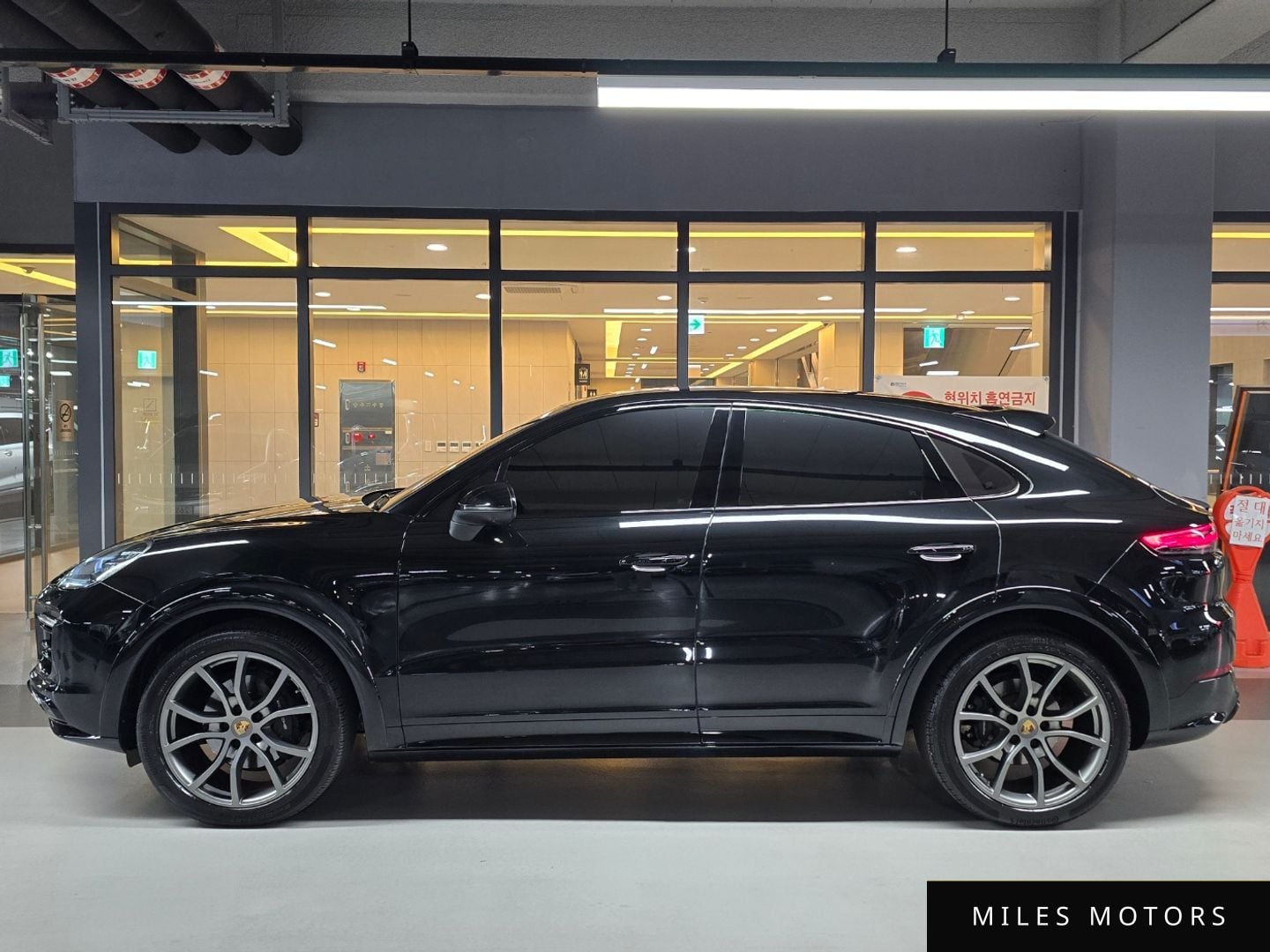 Porsche Cayenne 2023 — миниатюра 5