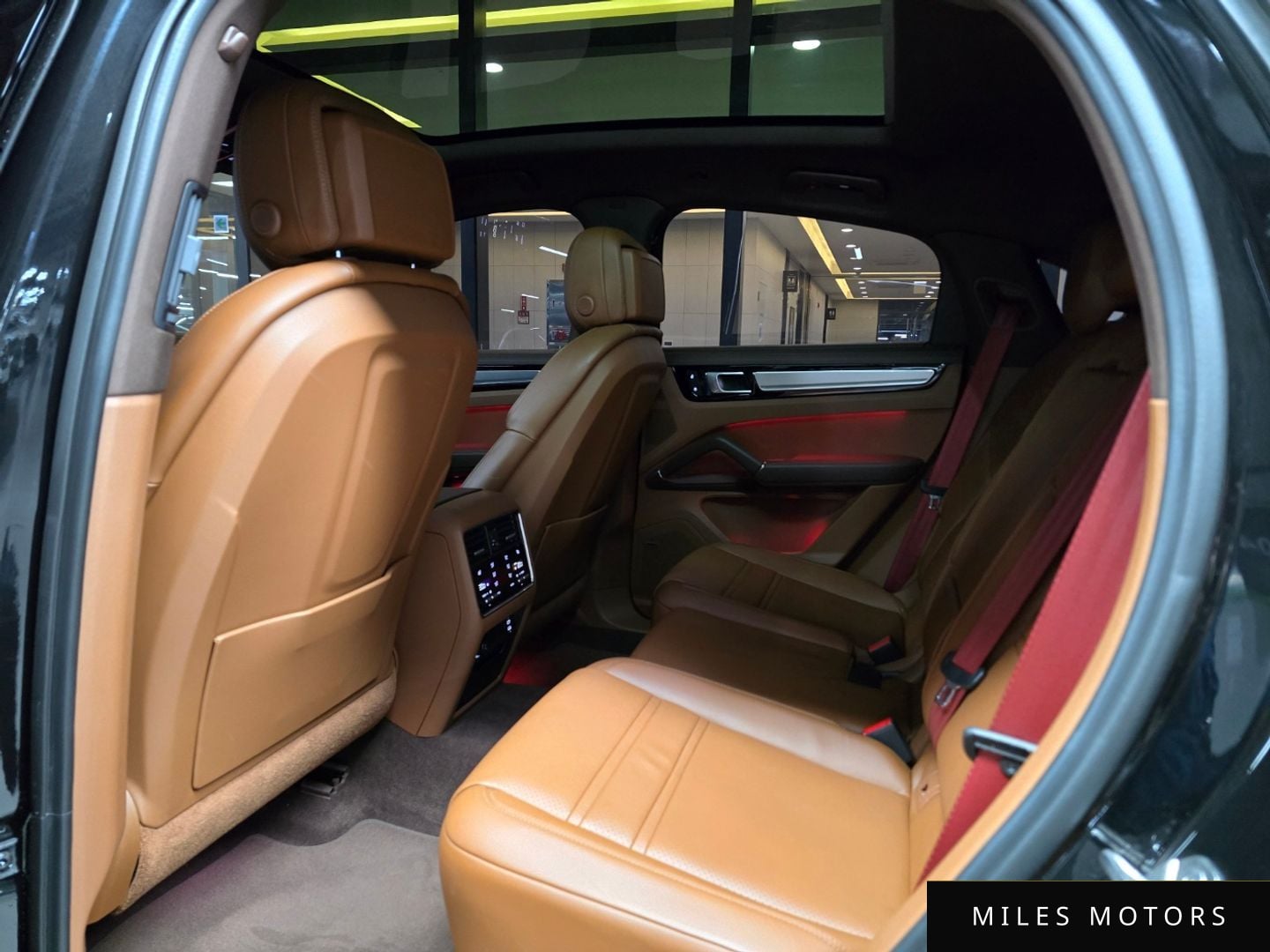 Porsche Cayenne 2023 — миниатюра 9