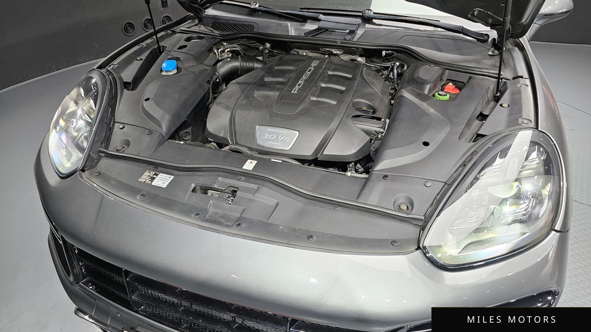 Porsche Cayenne 2016 — миниатюра 6