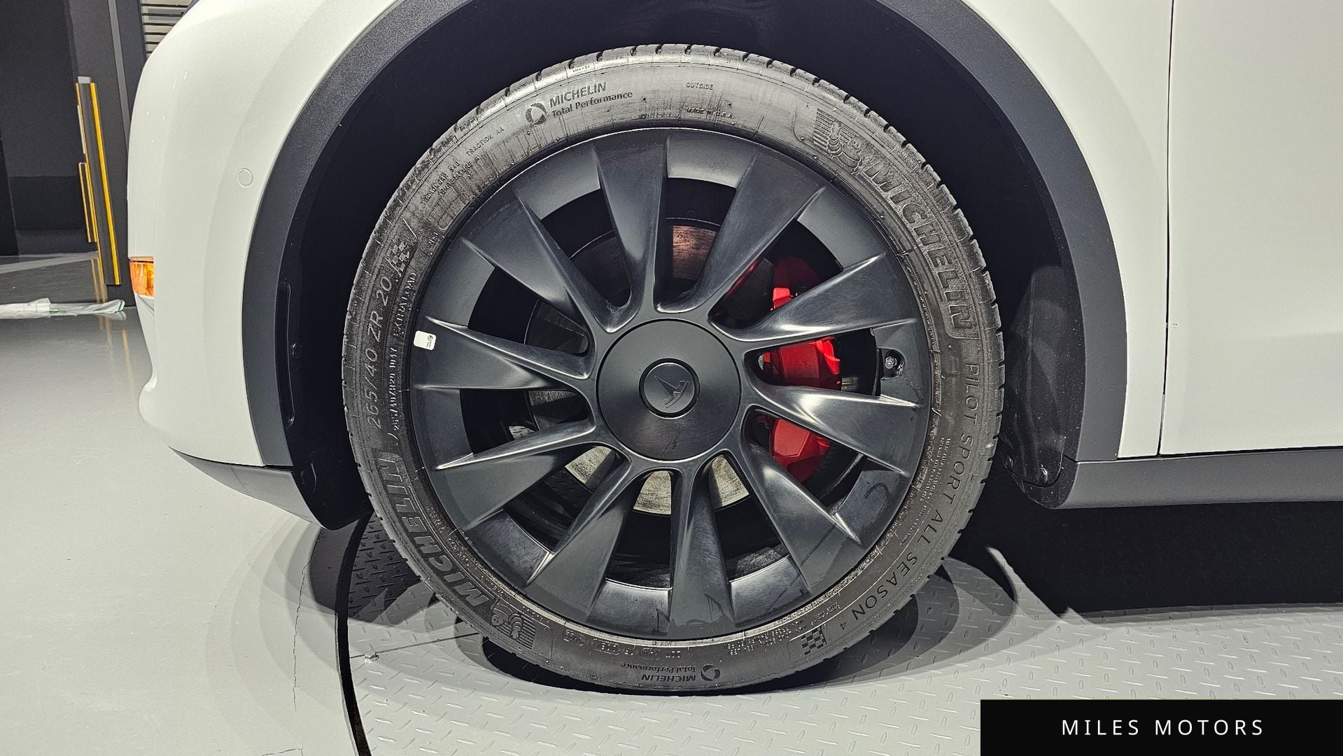 Tesla 모델 Y 2022 — миниатюра 5