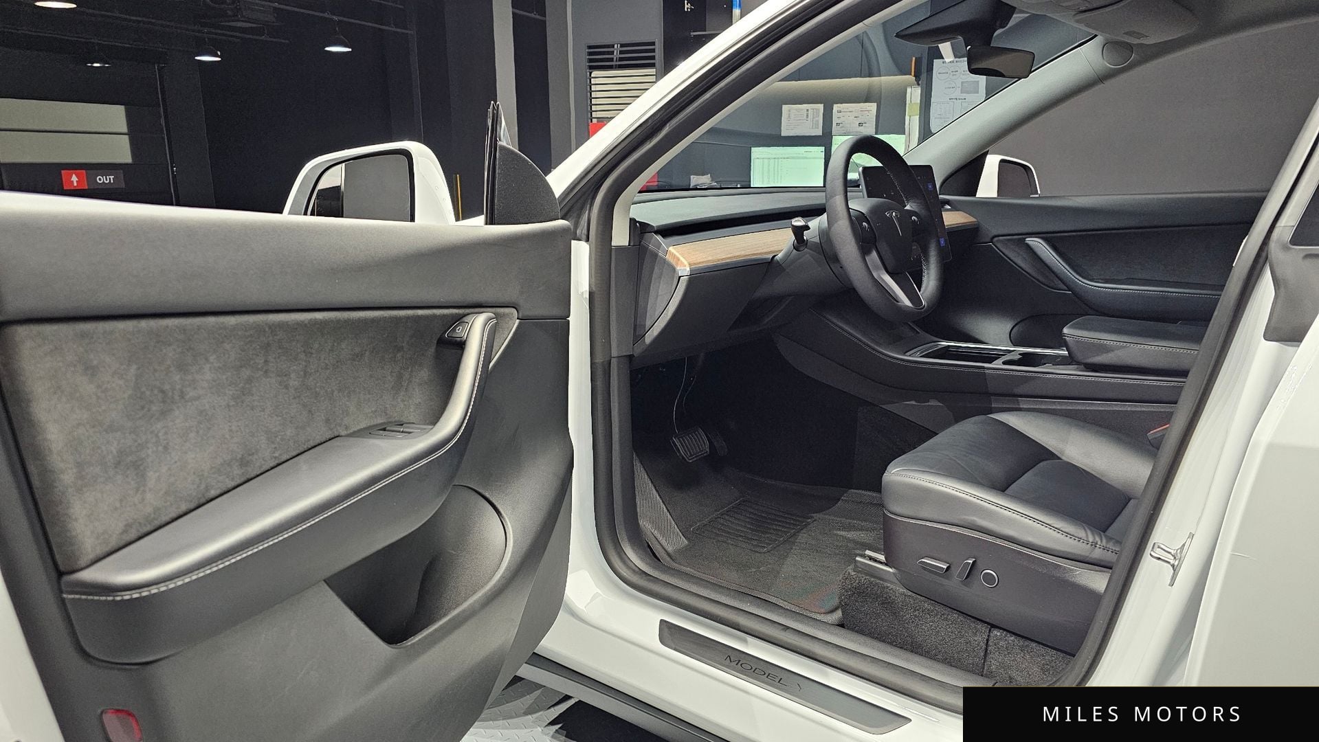 Tesla 모델 Y 2022 — миниатюра 11