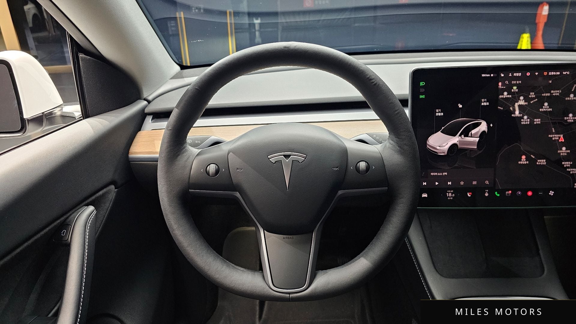 Tesla 모델 Y 2022 — миниатюра 13