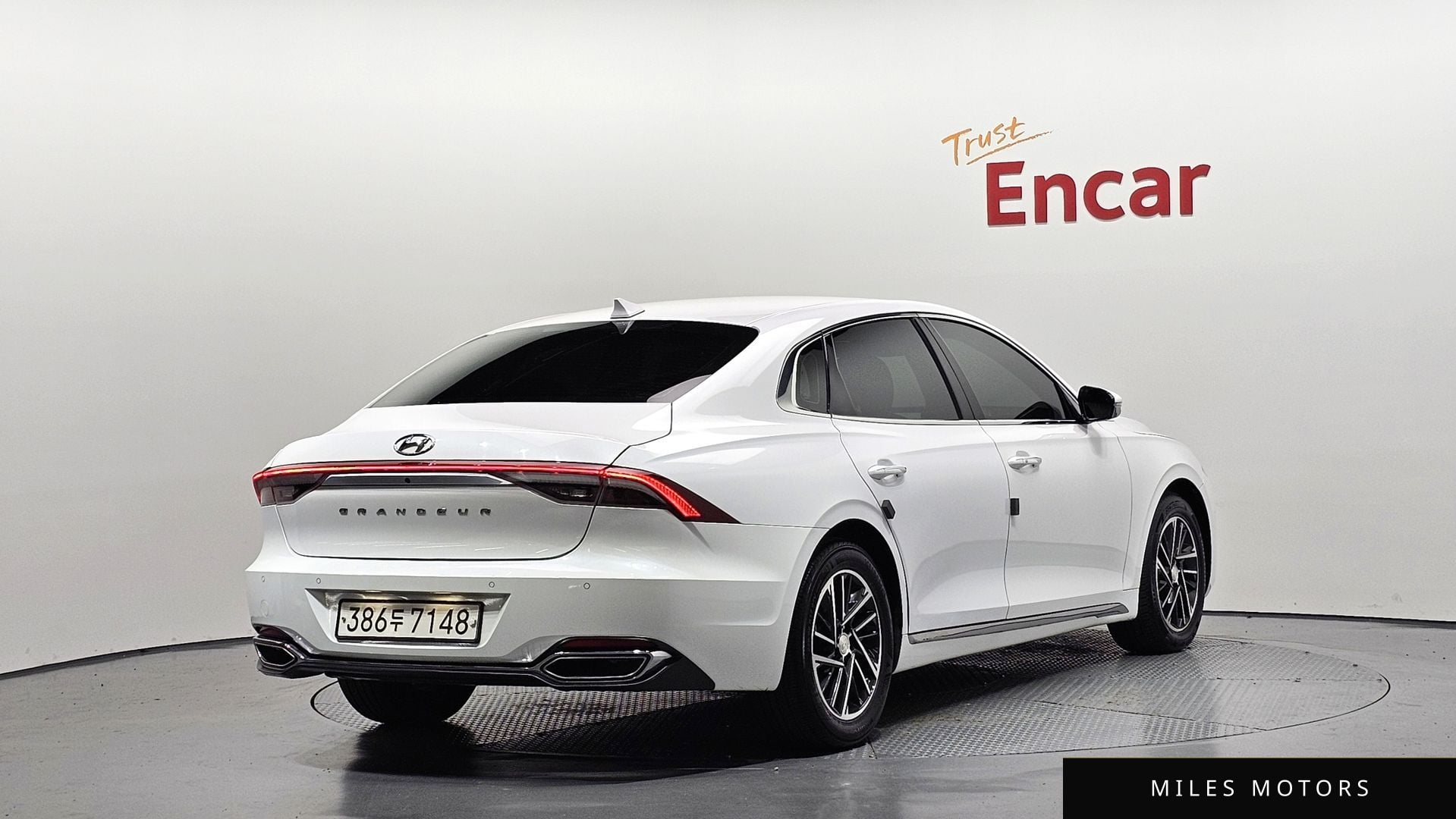 Hyundai Grandeur 2022 — миниатюра 2