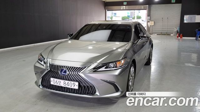 Лексус ES300h 2019 — миниатюра 2