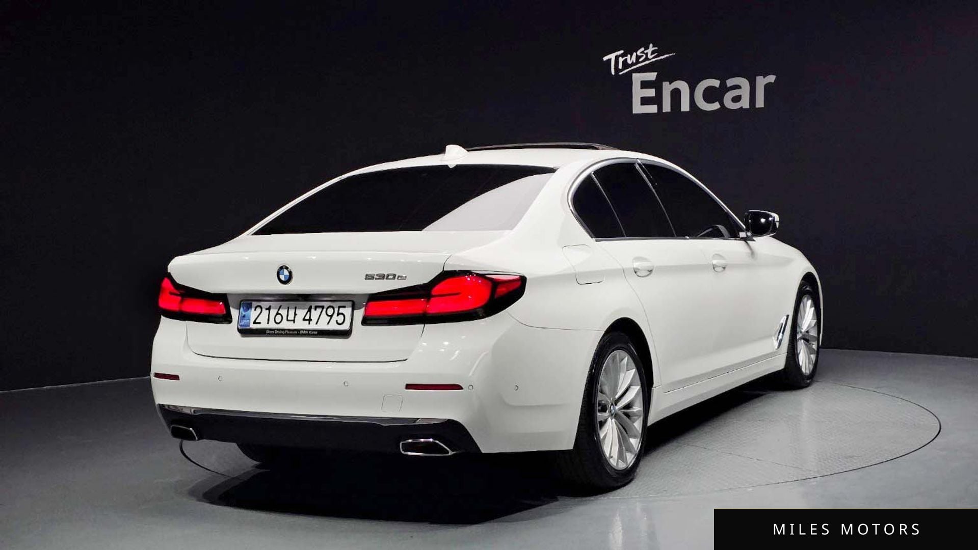 BMW 5 Series (G30) 2021 — миниатюра 2