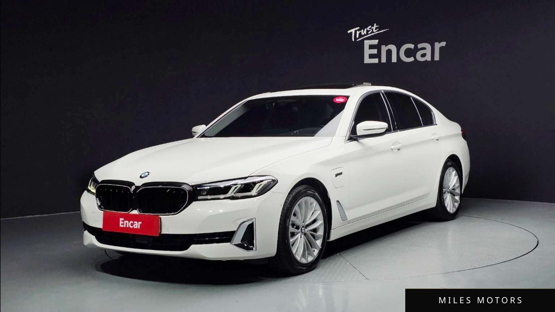 BMW 5 Series (G30) 2021 — миниатюра 3