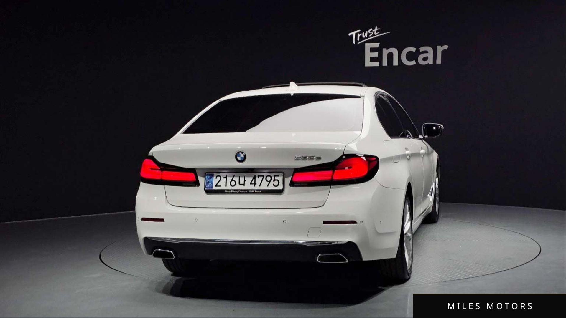 BMW 5 Series (G30) 2021 — миниатюра 4