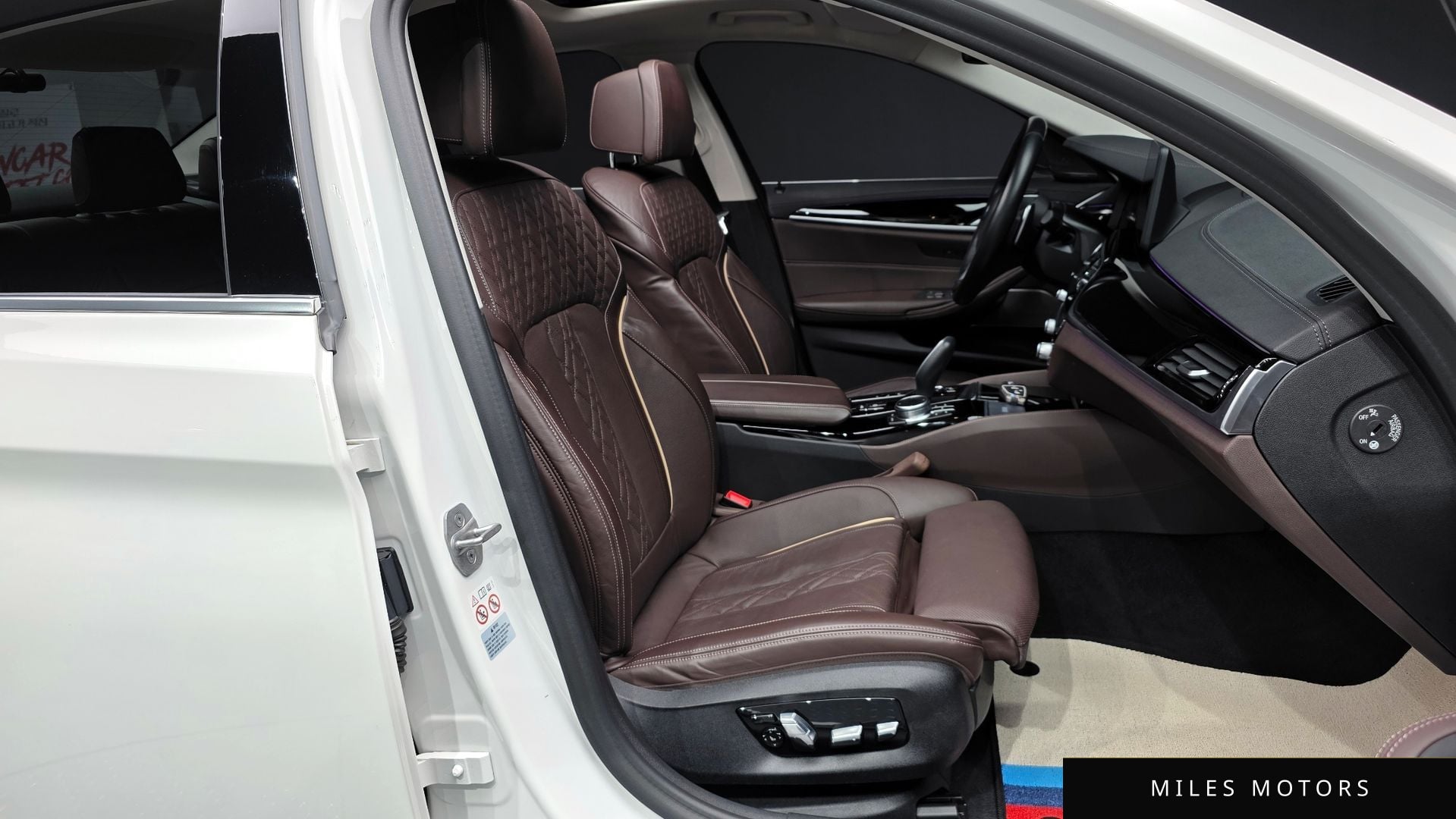 BMW 5 Series (G30) 2021 — миниатюра 11