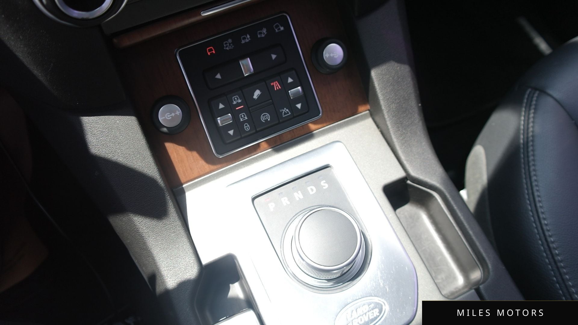 Land Rover Discovery 2016 — миниатюра 9