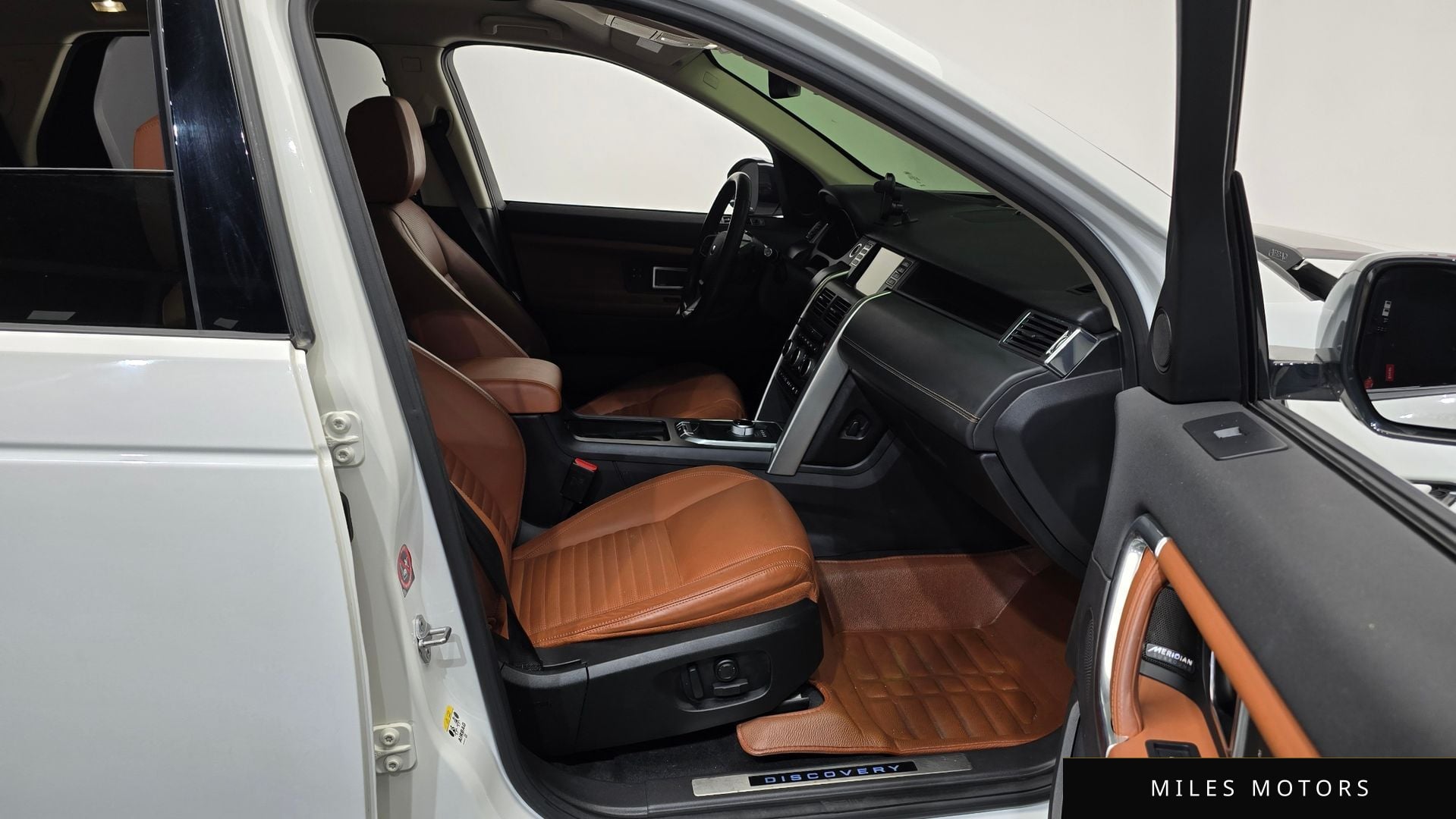 Land Rover Discovery Sport 2016 — миниатюра 11