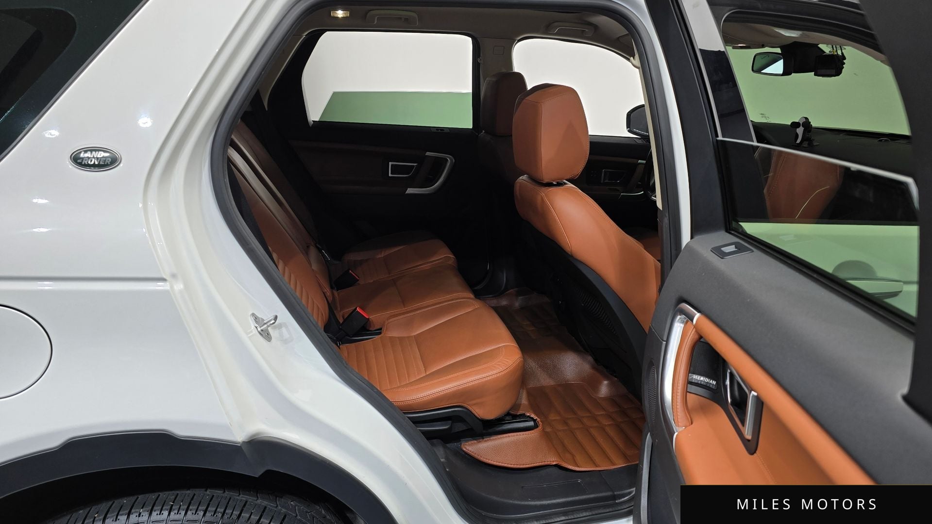 Land Rover Discovery Sport 2016 — миниатюра 12
