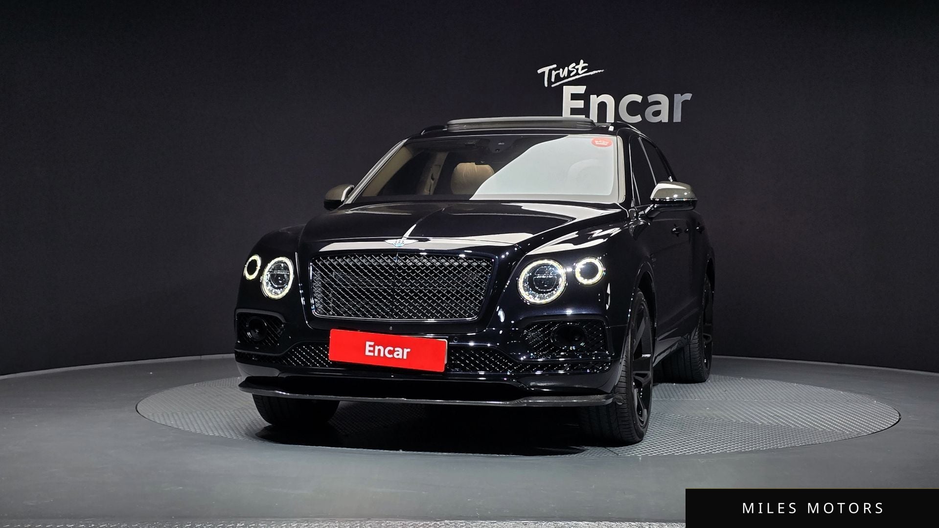Bentley Bentayga 2017 — миниатюра 3
