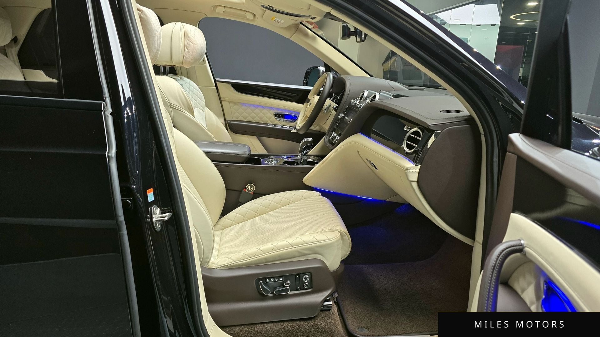 Bentley Bentayga 2017 — миниатюра 10