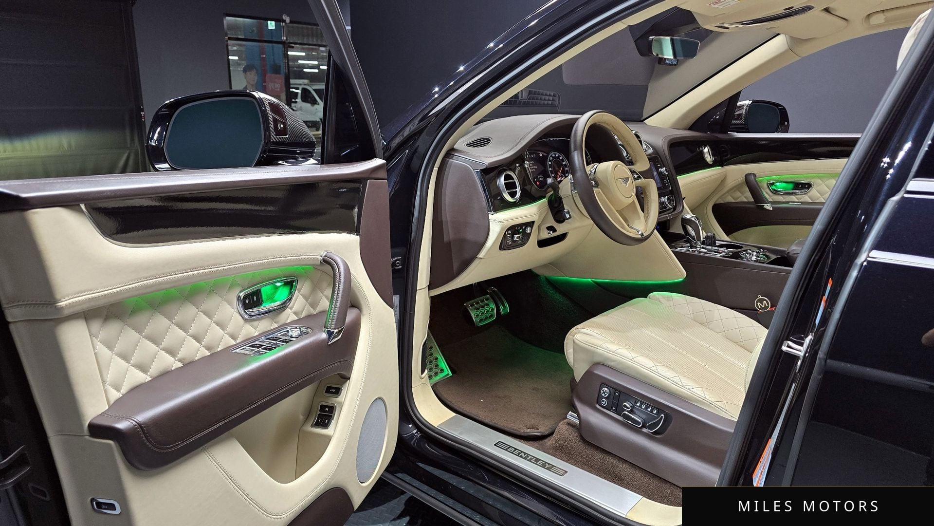 Bentley Bentayga 2017 — миниатюра 11