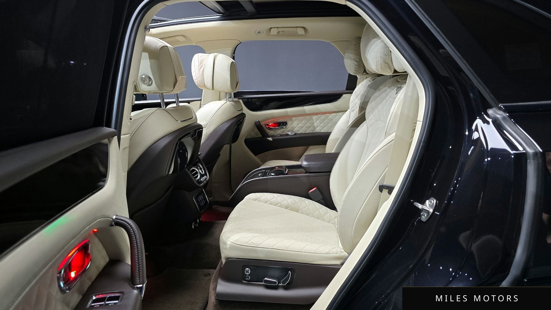 Bentley Bentayga 2017 — миниатюра 12