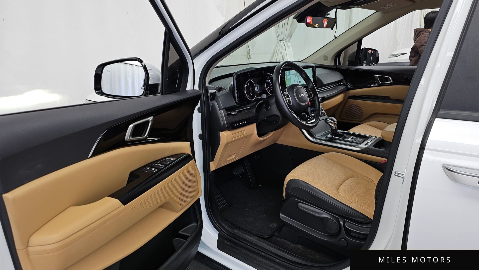 Kia Carnival 2023 — миниатюра 10