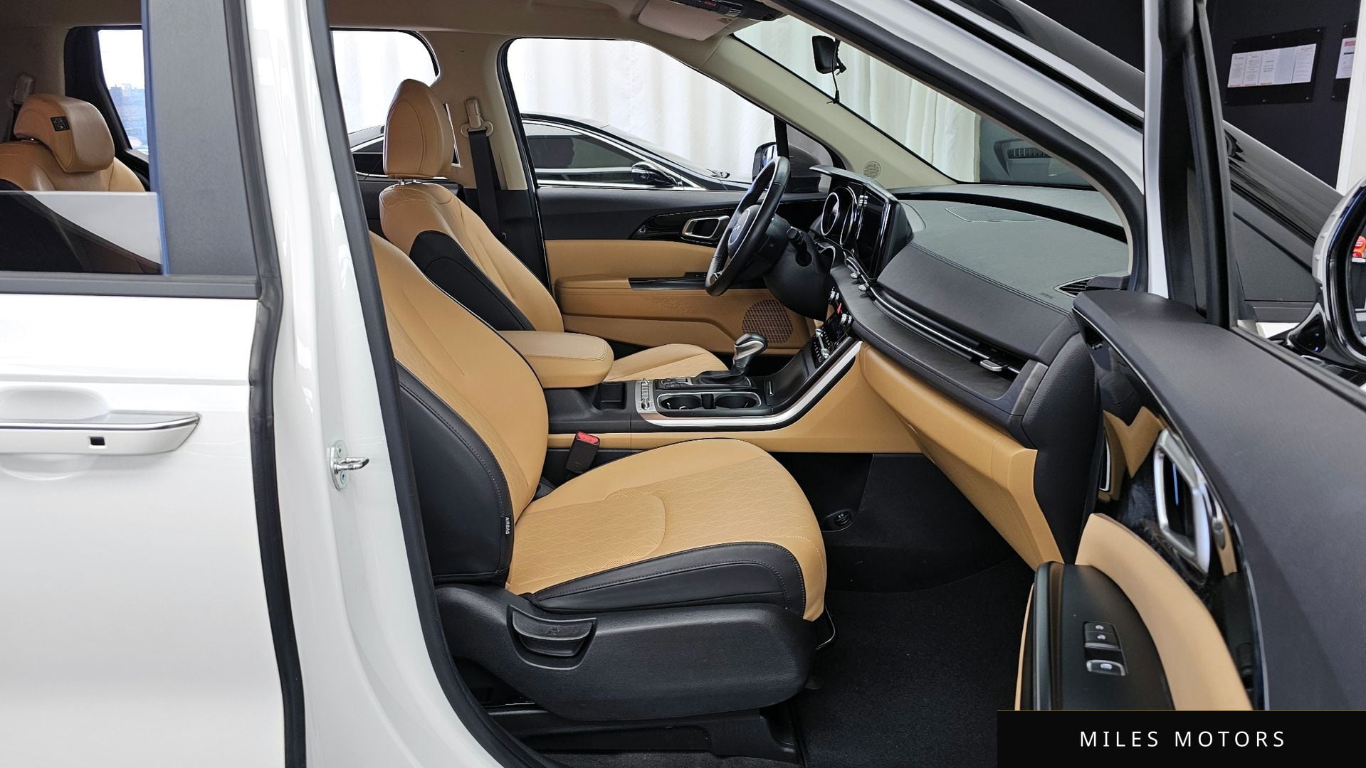 Kia Carnival 2023 — миниатюра 11