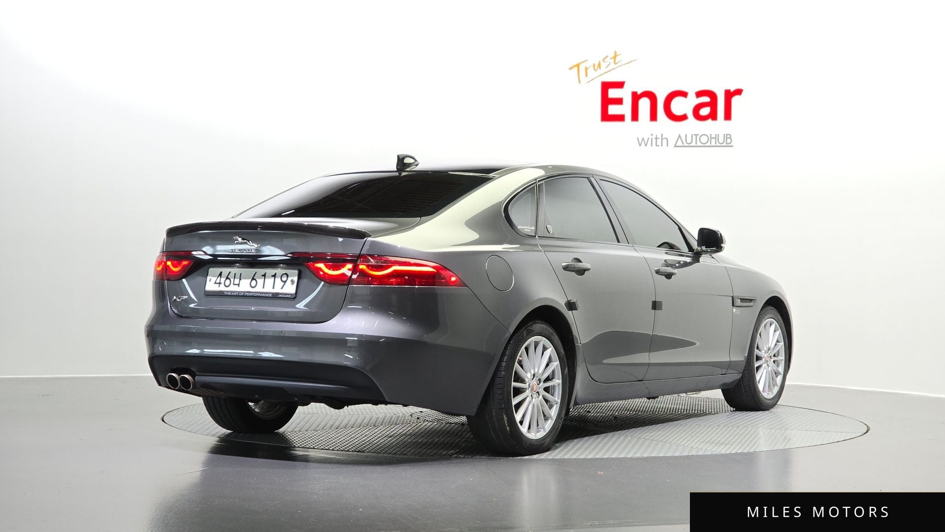 Jaguar XF (X260) 2017 — миниатюра 2