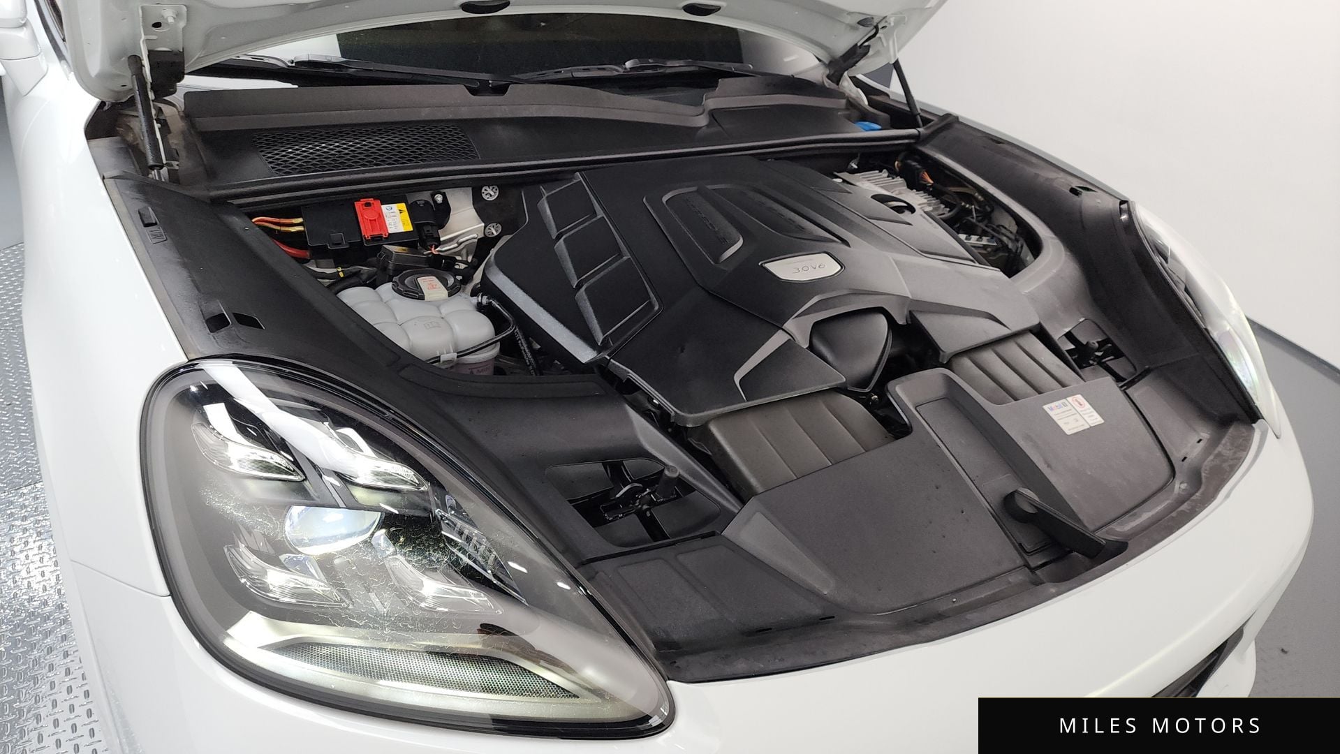 Porsche Cayenne 2022 — миниатюра 6