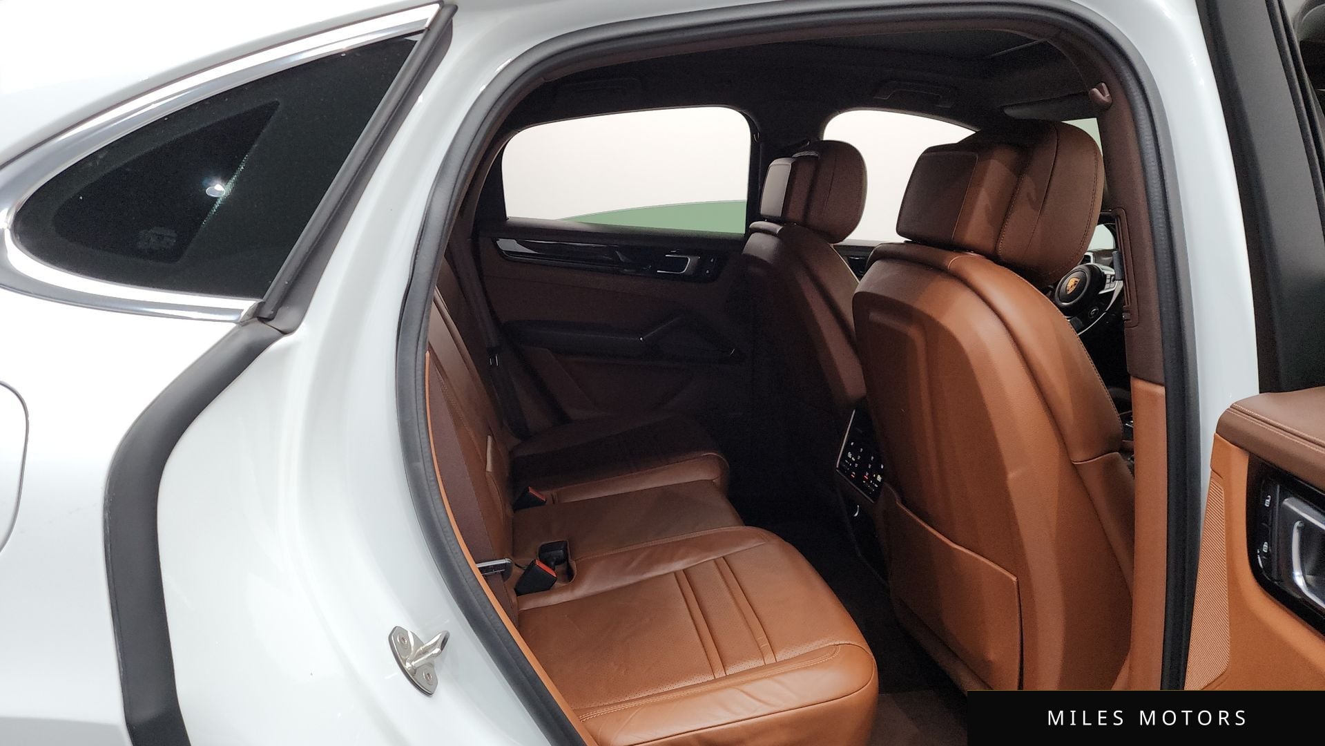 Porsche Cayenne 2022 — миниатюра 12
