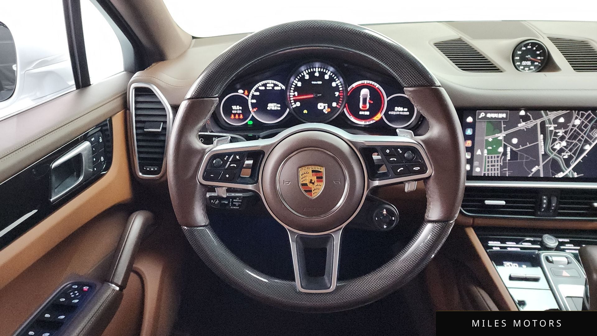 Porsche Cayenne 2022 — миниатюра 13