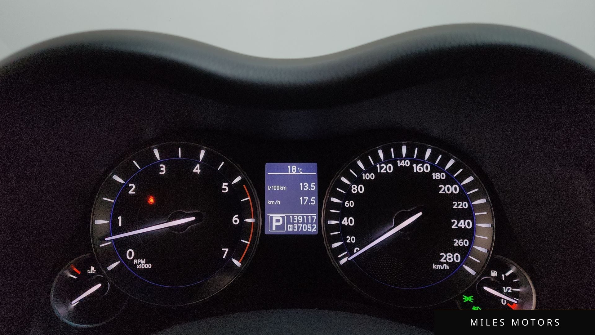 Infiniti Q70 2014 — миниатюра 8