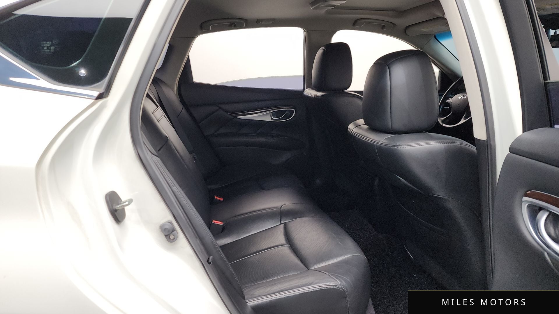 Infiniti Q70 2014 — миниатюра 12