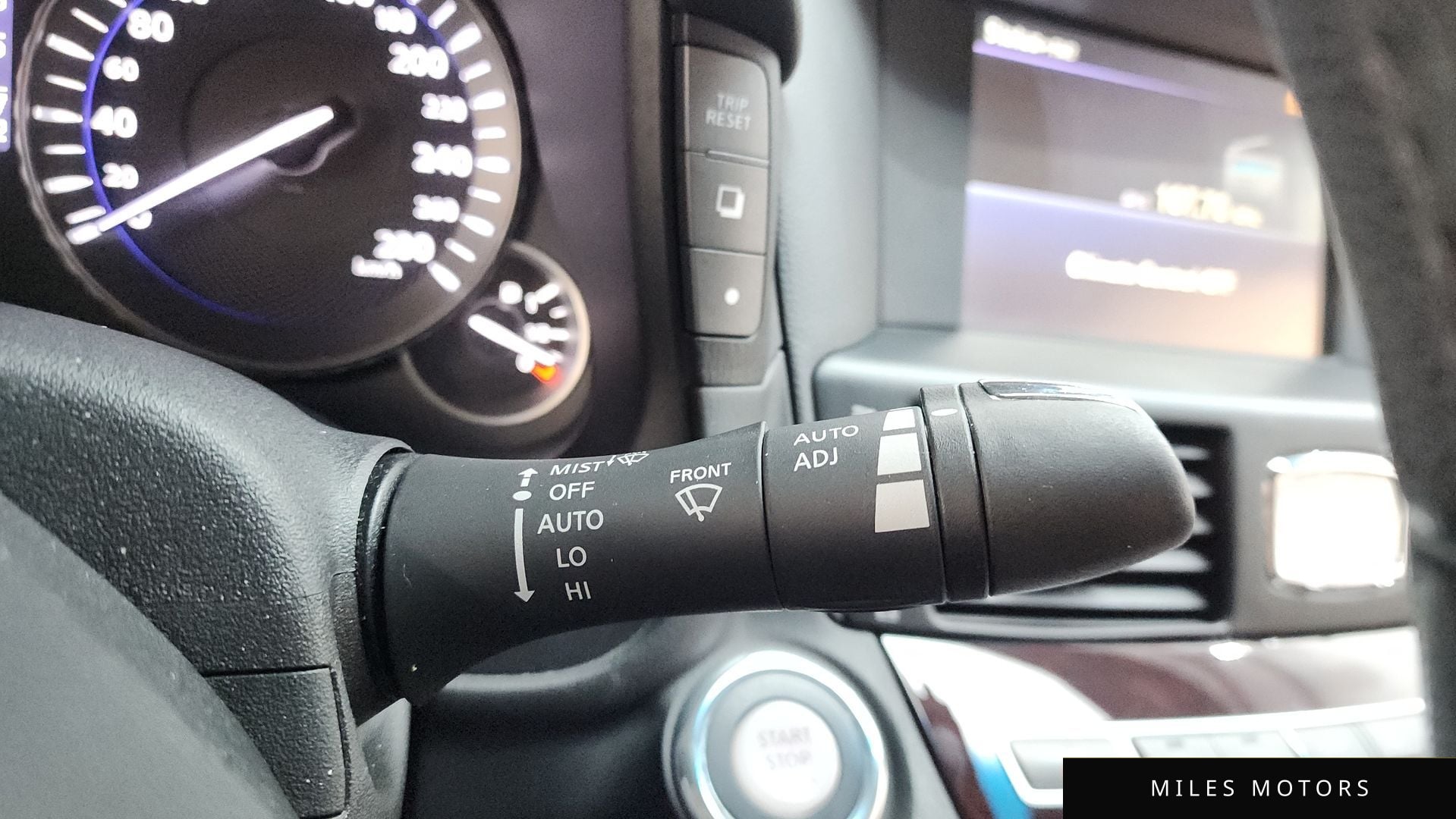 Infiniti Q70 2014 — миниатюра 14