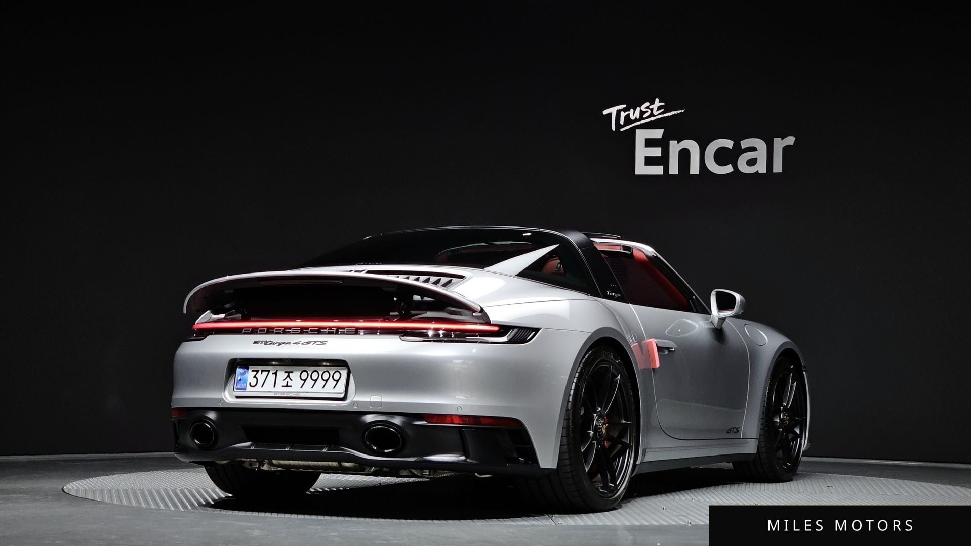 Porsche 911 (992) 2024 — миниатюра 2