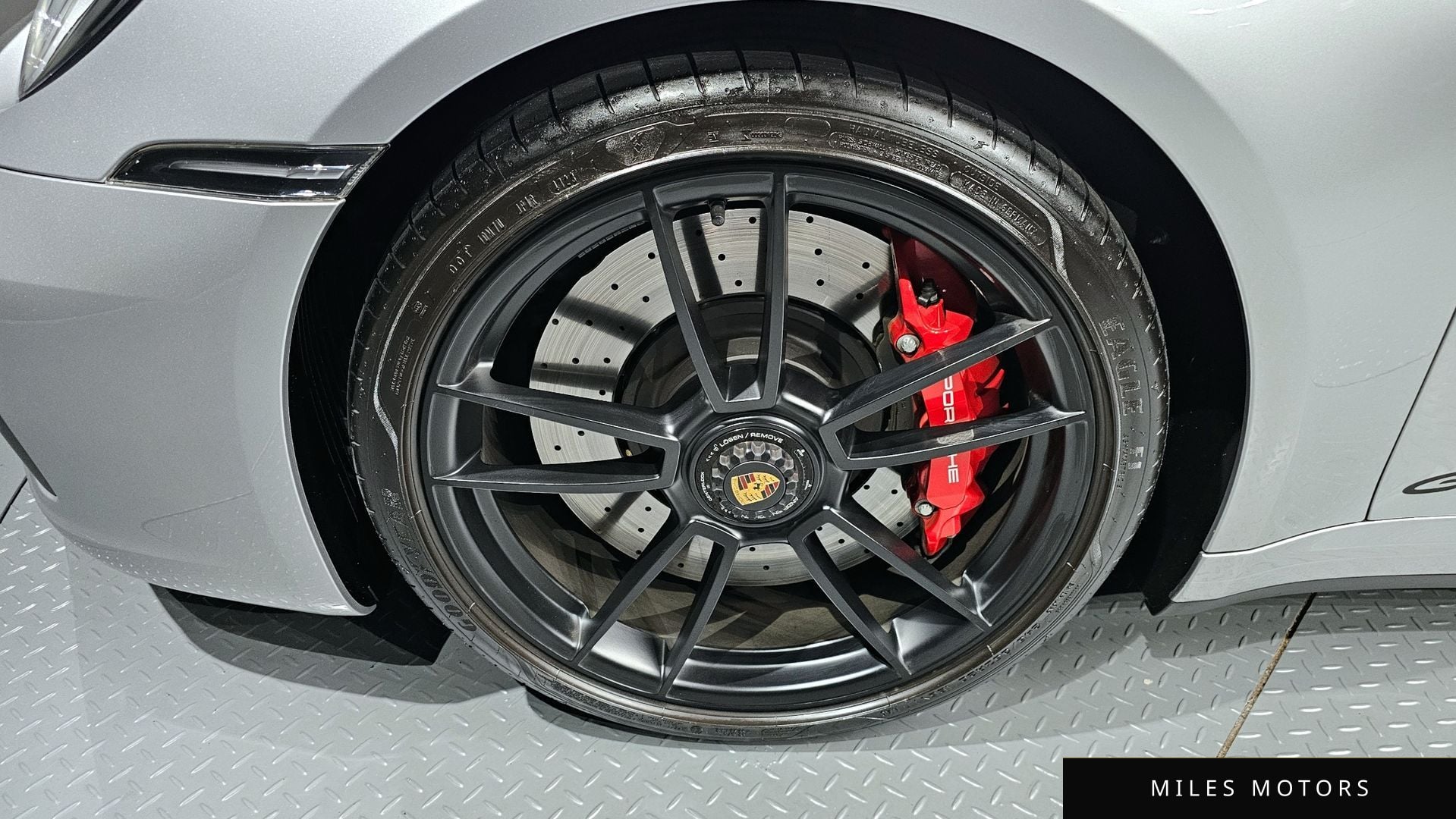 Porsche 911 (992) 2024 — миниатюра 5
