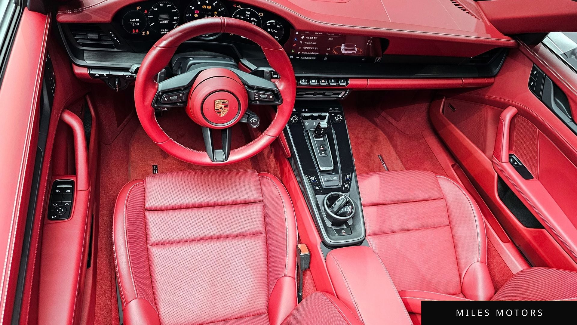 Porsche 911 (992) 2024 — миниатюра 7