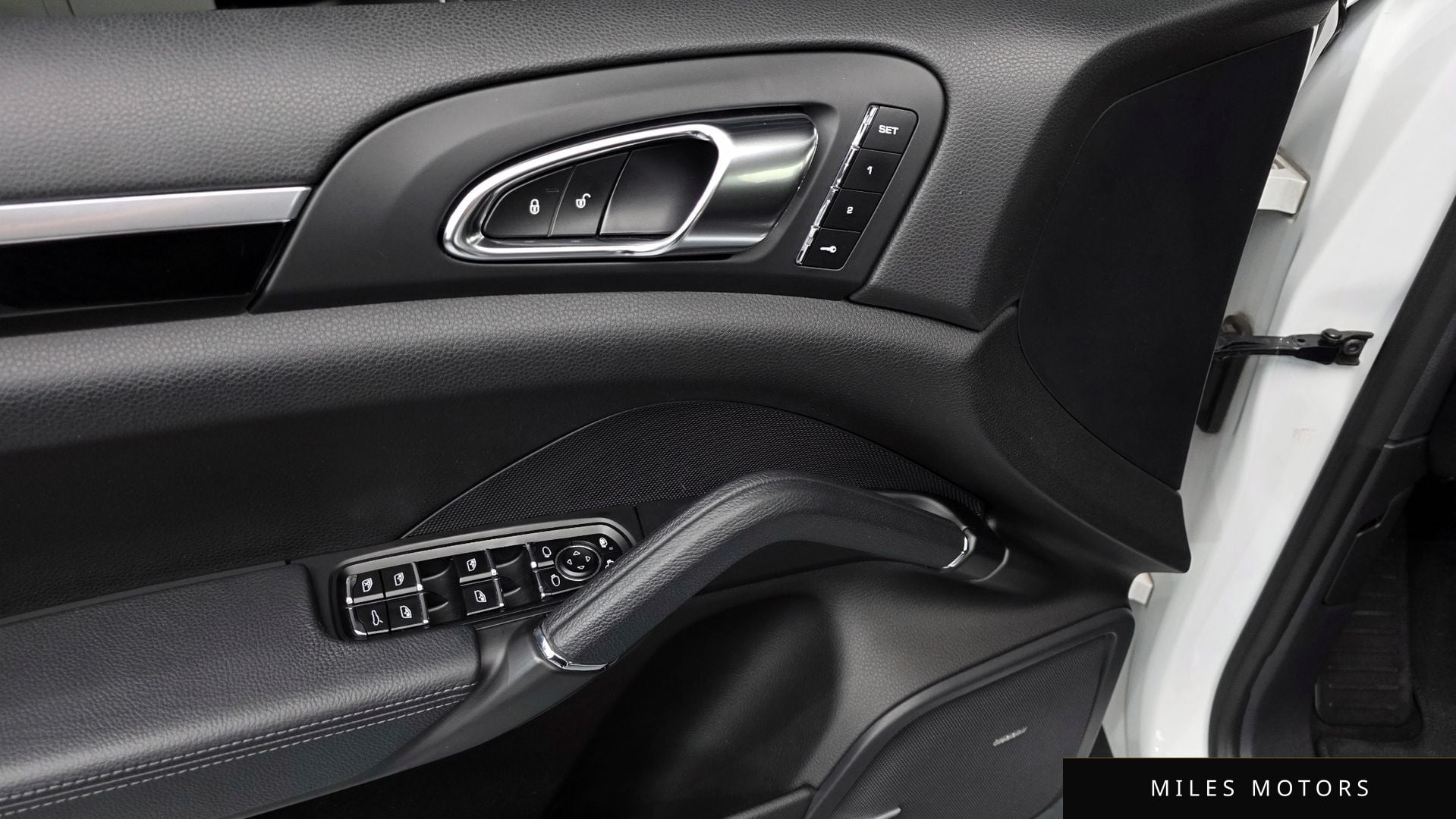 Porsche Cayenne 2015 — миниатюра 11