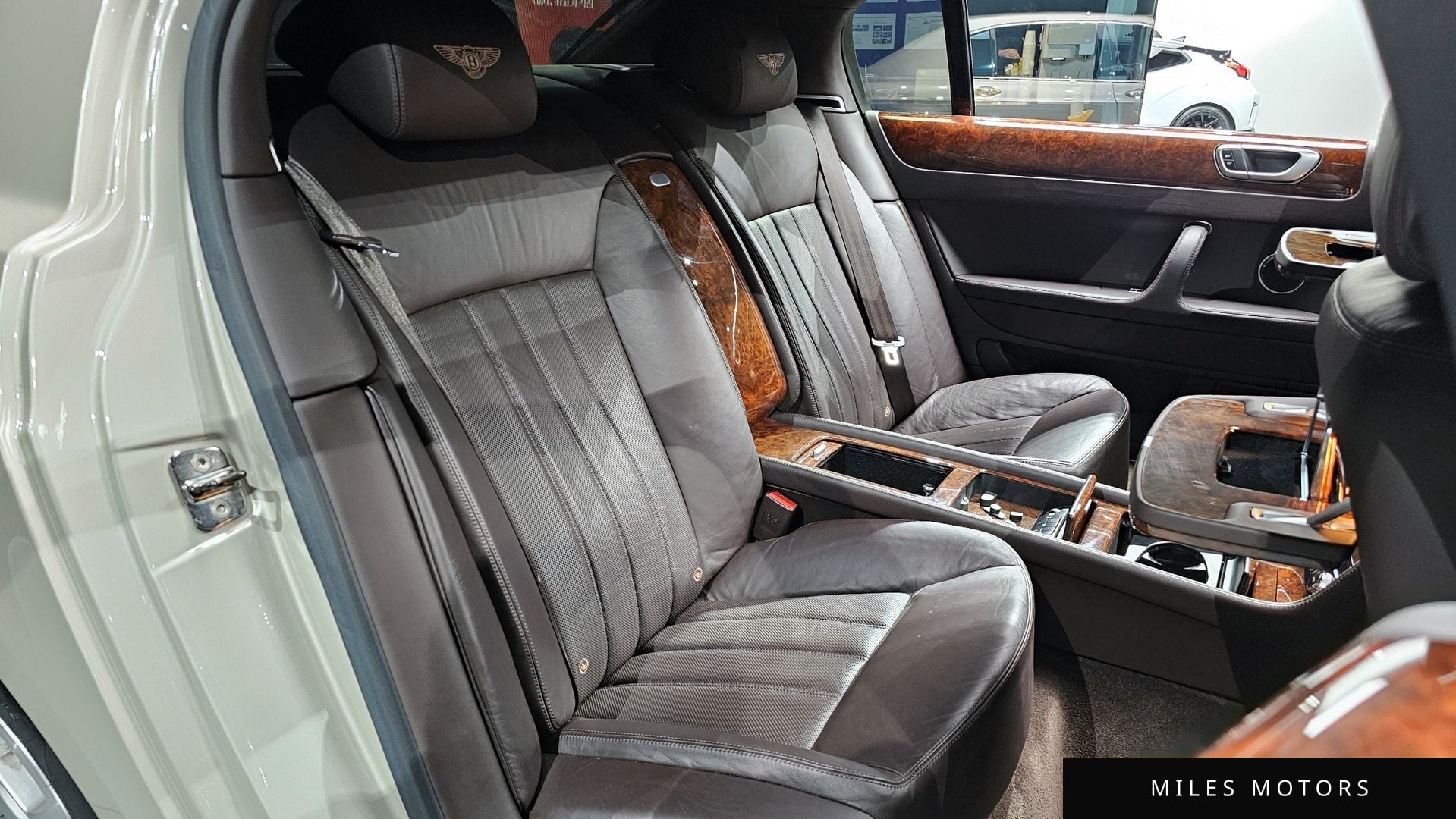 Bentley Flying Spur 2011 — миниатюра 13