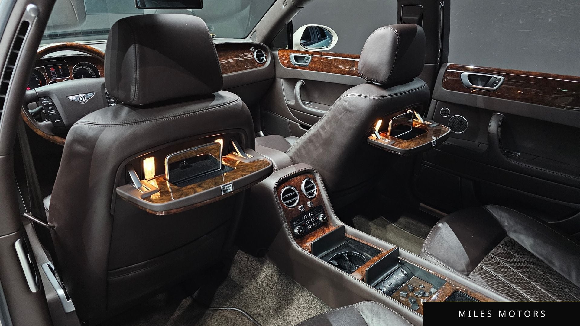 Bentley Flying Spur 2011 — миниатюра 17