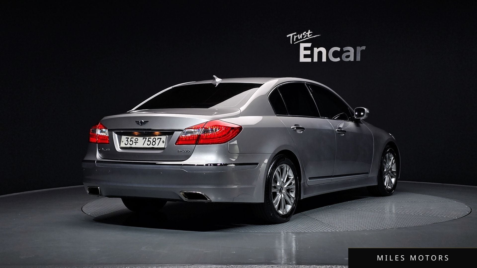 Hyundai Genesis 2012 — миниатюра 2