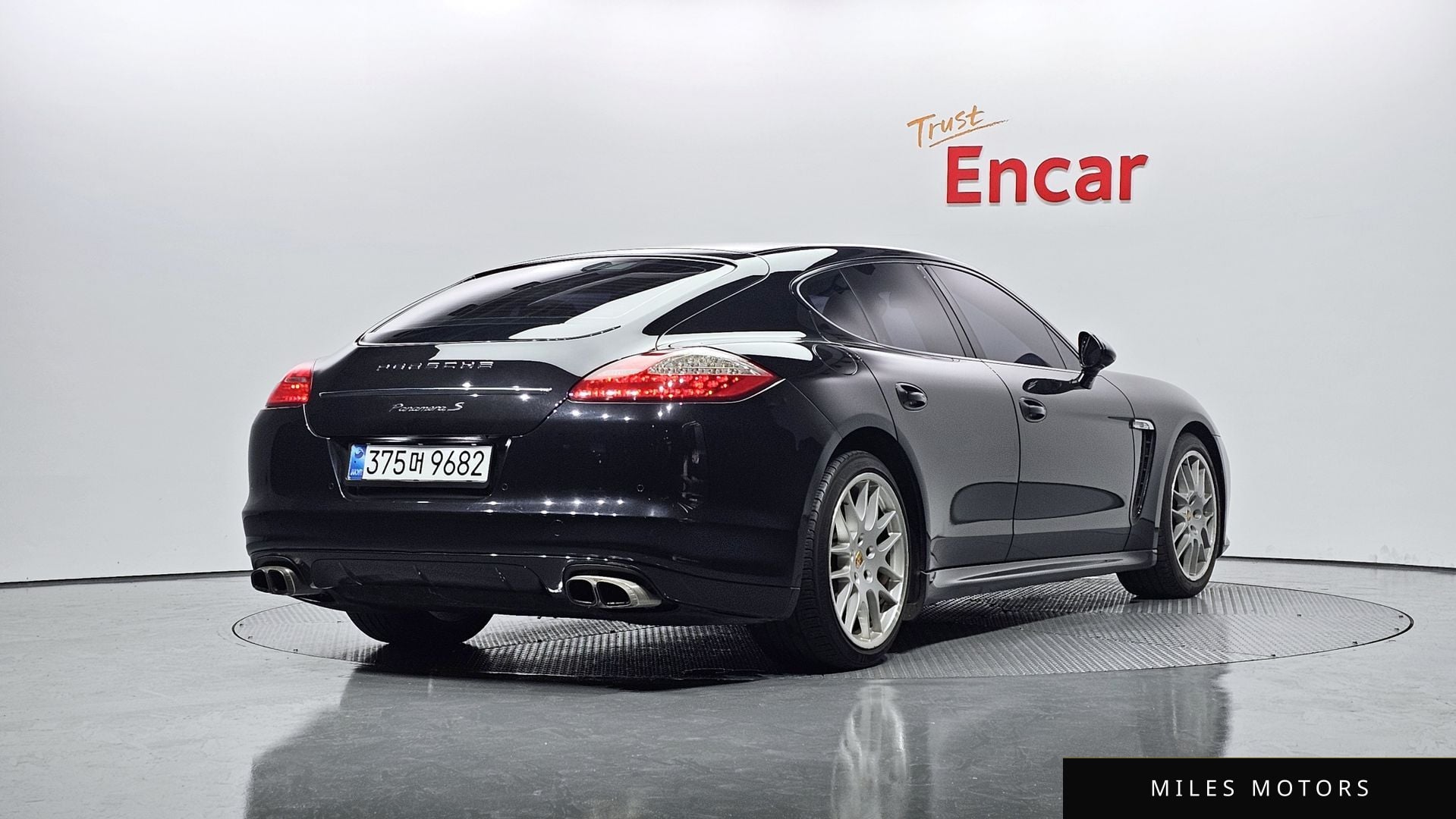 Porsche Panamera 2011 — миниатюра 2