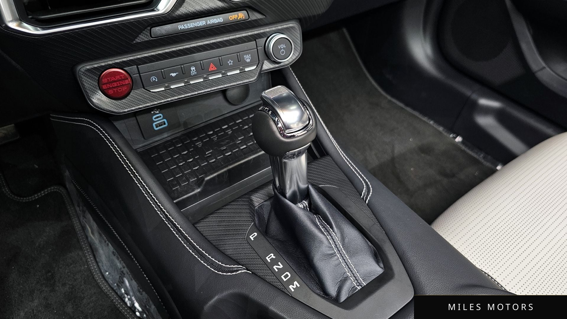 Ford Mustang 2024 — миниатюра 9