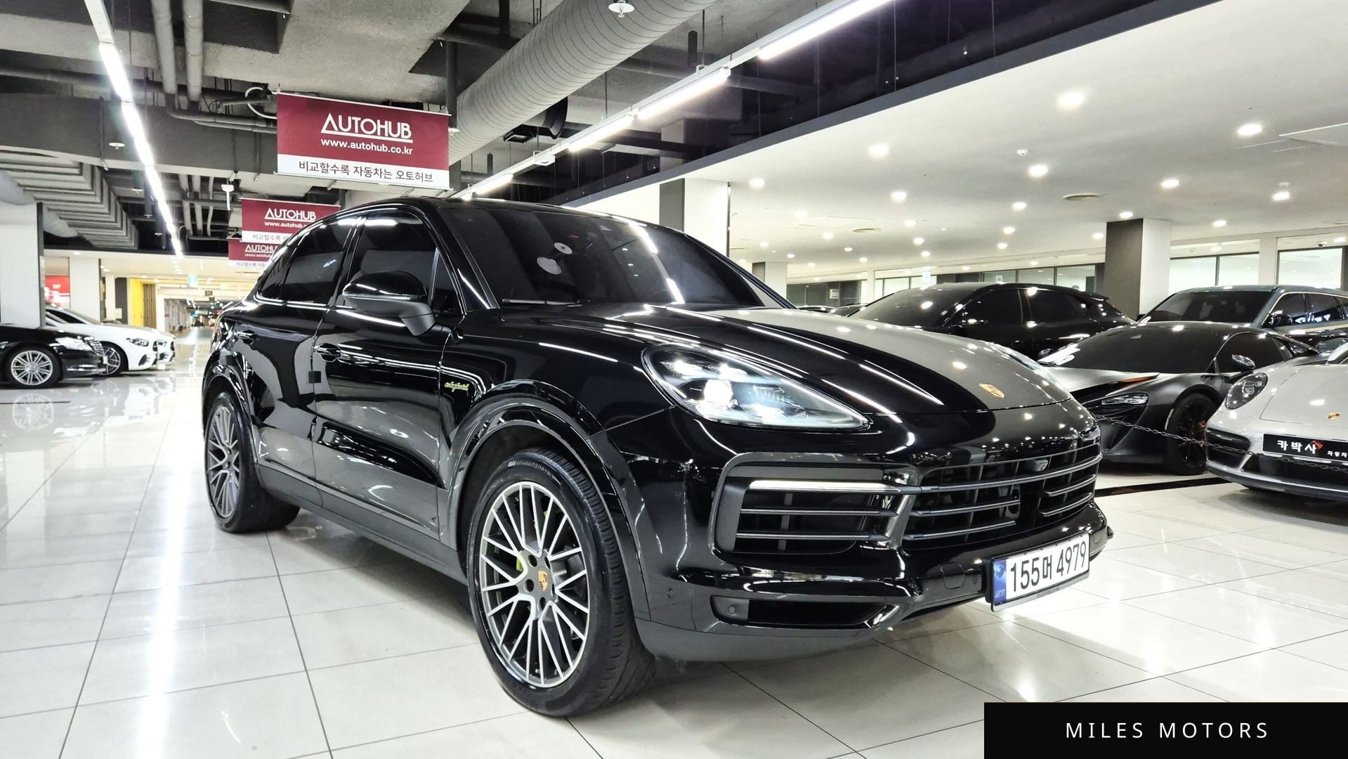 Porsche Cayenne 2023 — миниатюра 2